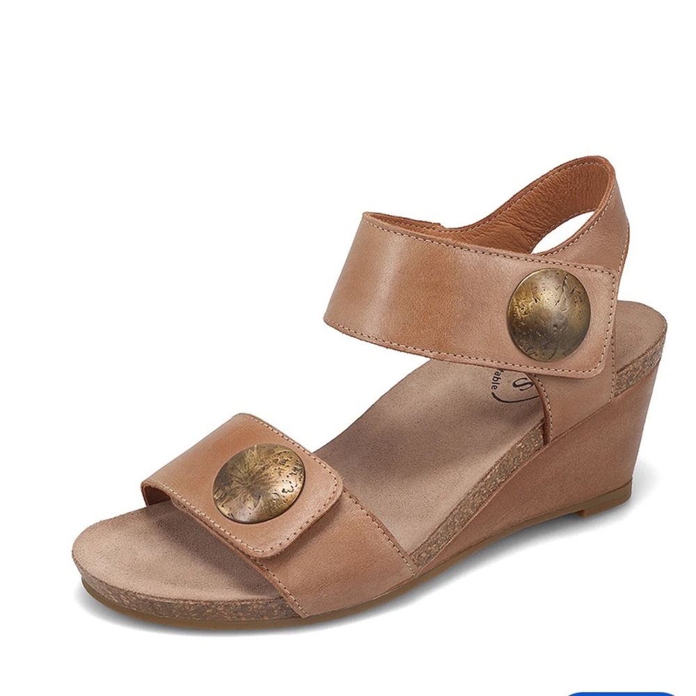 Taos Carousel 3 Tan Laurie Sandals Women's Size 10-10.5 EU 41 $175